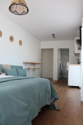 Brand new studio with terrace and BBQ close to city center