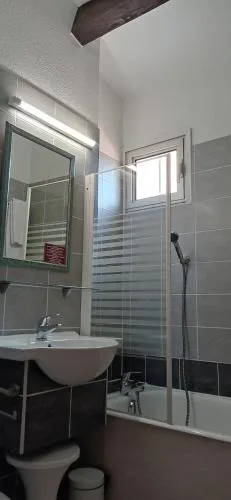 Brit Hotel Confort Hélios Agde photo 9