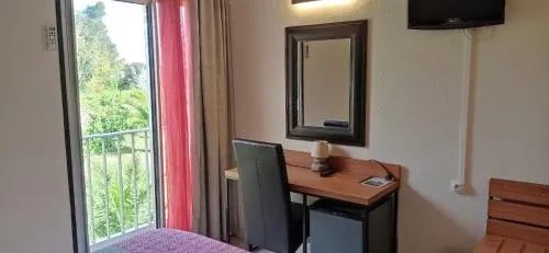 Brit Hotel Confort Hélios Agde photo 13