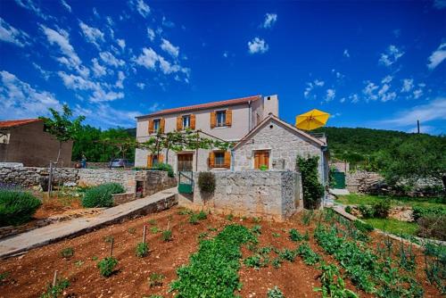 Foto dalla galleria di Betini Apartments - Authentic Island Escape a Komiža