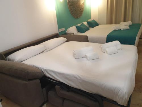 Hotel y Apartamentos Doña Lola, Seville – Updated 2022 Prices