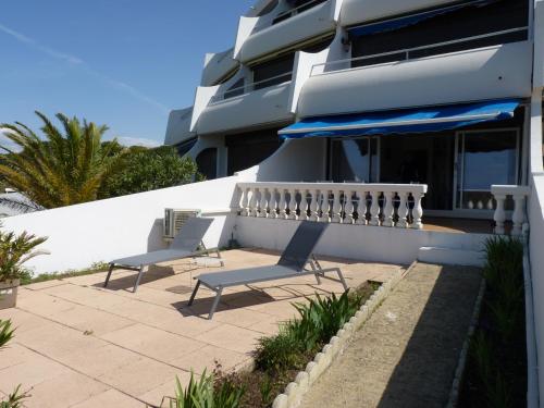 Sol-y-Days Flamant, Superbe appartement en rez de jardin avec grande terrasse et jardinet, face a la mer
