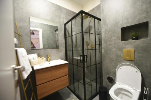 Un baño de סוויטת רויאל שירה