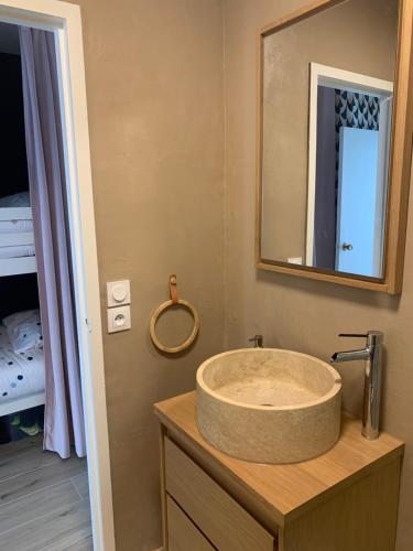 Photo de la galerie de l'établissement Appartement lumineux en bord de plage avec parking, à Arcachon