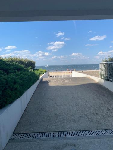 Appartement lumineux en bord de plage avec parking