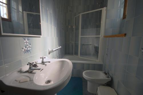 Koupelna v ubytování Hostal Miramar