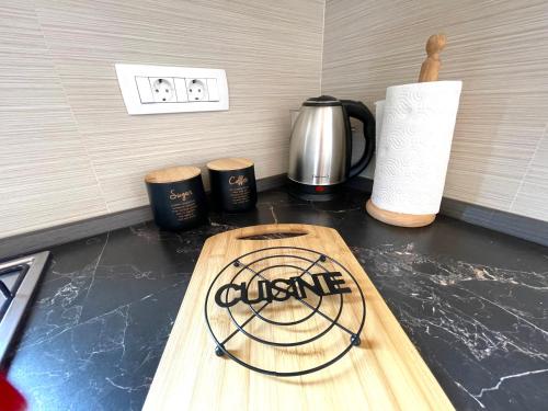Příslušenství pro přípravu čaje a kávy v ubytování Apartments Four Countesses