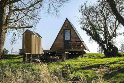 トーントンにあるRiverside Retreatの木の小屋