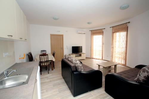 Gallery image of Apartments Md Lux in Sutomore