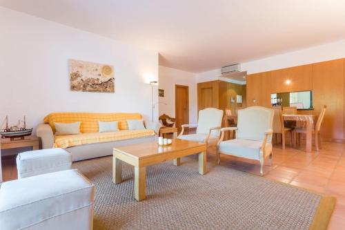 Spacious Terrace Apt Pool & Tennis - MARINA Lagos