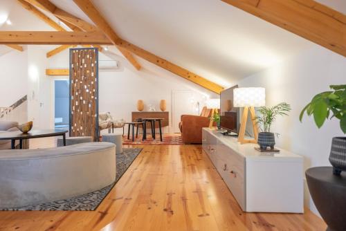 Tomas Loft