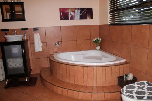 Un baño de Seaview Executive Guest House