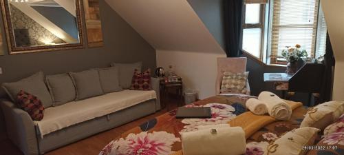 O zonă de relaxare la Outlander Boutique B&B Super King