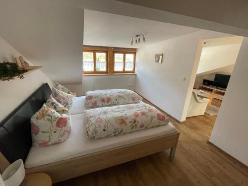 Postel nebo postele na pokoji v ubytování 2 Raum Gästezimmer Prokop