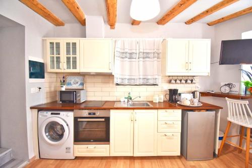 Imagine din galeria proprietății Mouragia Old Seaside Studio în Corfu