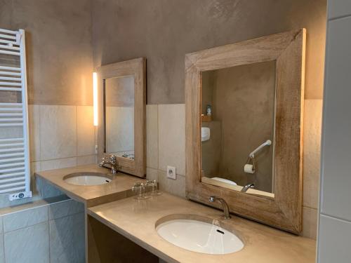 Ванная комната в Clos de la Court d'Aron