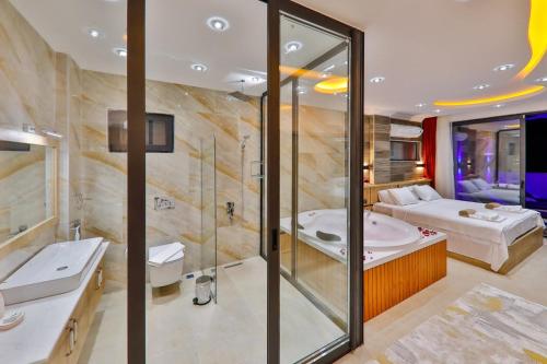 A bathroom at Villa Asal, villa with private pool and amazing mountain view