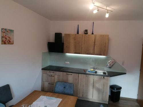 Kuchyň nebo kuchyňský kout v ubytování Ferienhaus Stoanerhof