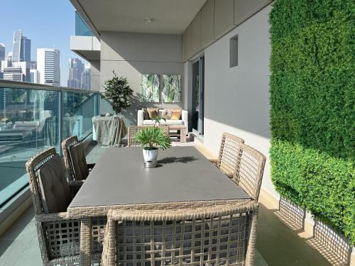 Designer 2 Bedroom Apartment with Fabulous Large Terrace