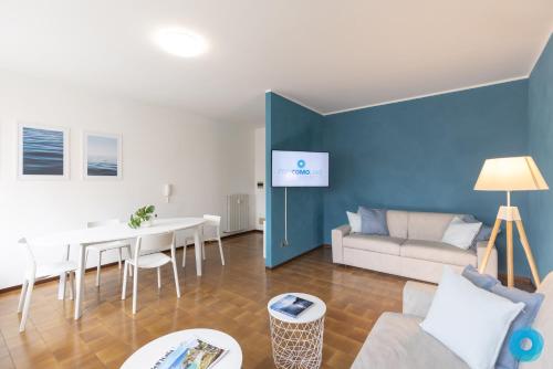 Télévision ou salle de divertissement dans l'établissement Maji Como Lake Varenna