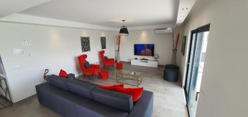 Sky Villa by Laranjal Rentals