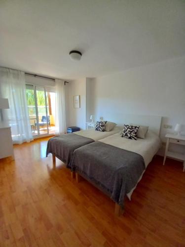 Precioso apartamento en Urbanización a 600 metros del mar ...