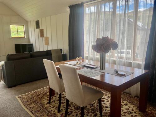 Un lugar para sentarse en Three Thirty B & B