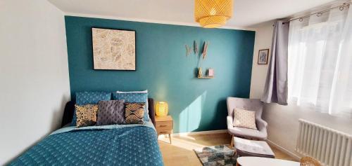 Un pat sau paturi într-o cameră la The Scandinavian - Elegance et simplicité !