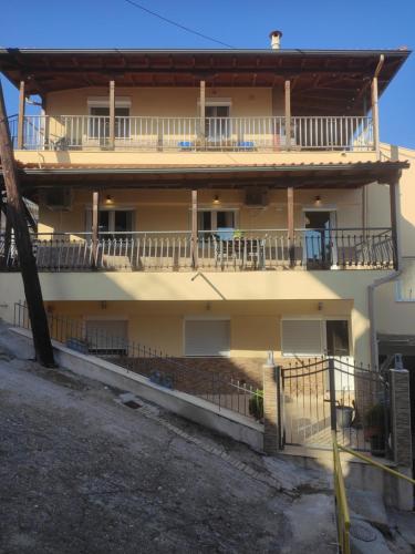 Gallery image of Neos Marmaras Holiday 1 in Neos Marmaras