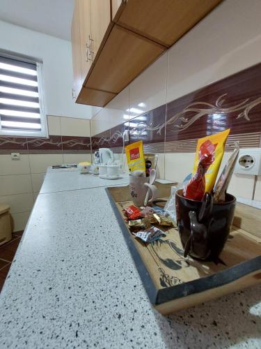 Kuchyň nebo kuchyňský kout v ubytování Apartment EM