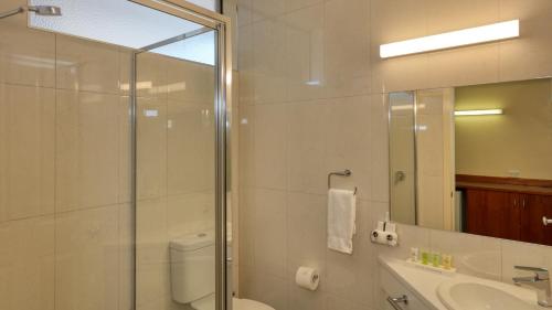 Ένα μπάνιο στο Quality Inn Swan Hill