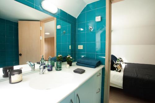 Koupelna v ubytování Shlomo Molkho Luxury Apartment By Nimizz