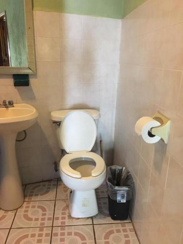 Un baño de Posada Las Graditas