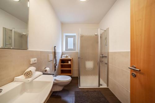 Vonios kambarys apgyvendinimo įstaigoje Haus Hohenrain Ferienwohnung 2