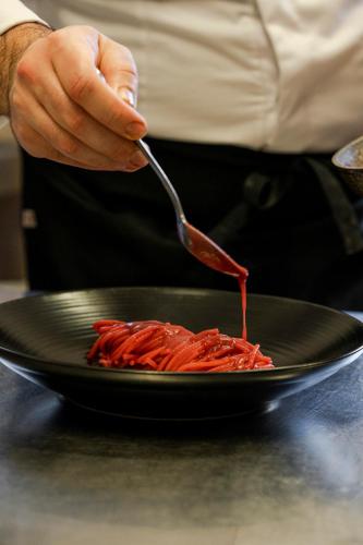 ホテルの敷地内または近くでの食事または食べ物