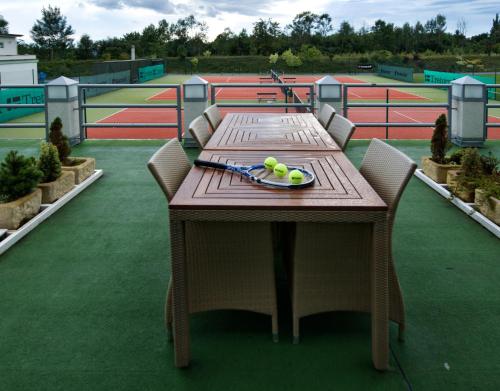 Attività di tennis o squash presso l'hotel o nelle vicinanze