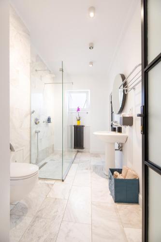 Et badeværelse på Bucharest Central Apartment Inter
