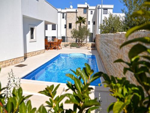 Bazén v ubytování Your Pleasure Point nebo v jeho okolí