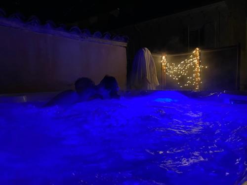 Bazén v ubytování Locanda Il Cortile nebo v jeho okolí