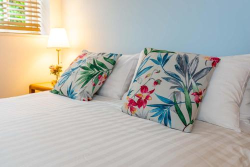 Postel nebo postele na pokoji v ubytování Falmouth Bay Holiday Apartments