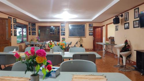 Posezení v ubytování Villa Alam Flores Mbohang Ruteng Mitra RedDoorz