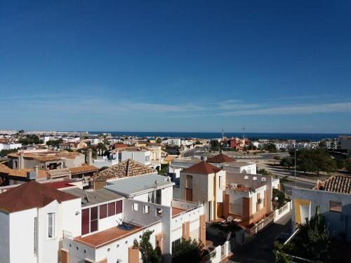 Standalone house with pool and garden, Orivelakosta ...