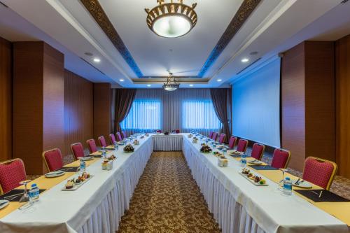 Adenya Hotel & Resort Halal All Inclusiveにあるビジネスエリアまたは会議室