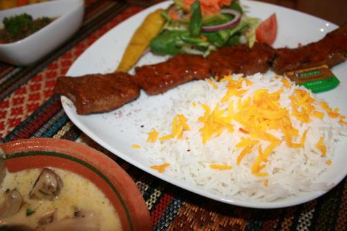 ホテルの敷地内または近くでの食事または食べ物