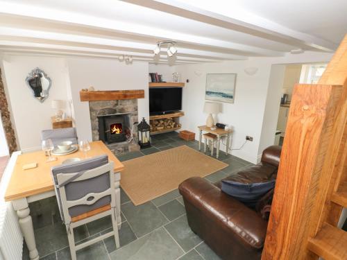 1 Salt Cottage – Photos 3