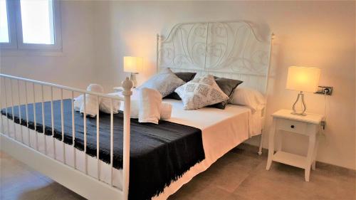 Imagem da galeria de 5 bedrooms PRIVATE HOUSE 300M FROM BEACH em Roquetas de Mar