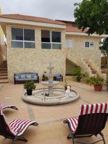 Booking.com: Pension Montana Luna House with Rooms ...