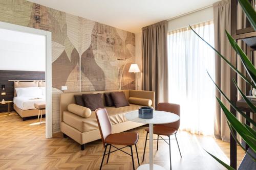 Oleskelutila majoituspaikassa Jacuzzi Suite Home by Enjoy Garda Hotel