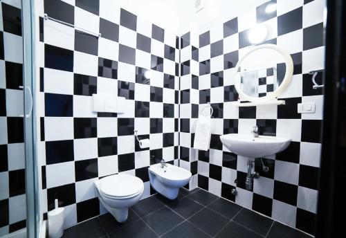 A bathroom at New Generation Hostel Milan Center
