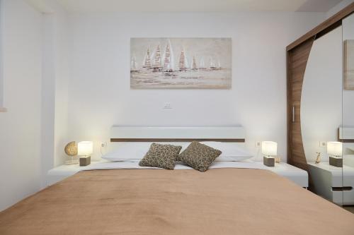 Cama o camas de una habitación en Hedera Estate, Hedera A38